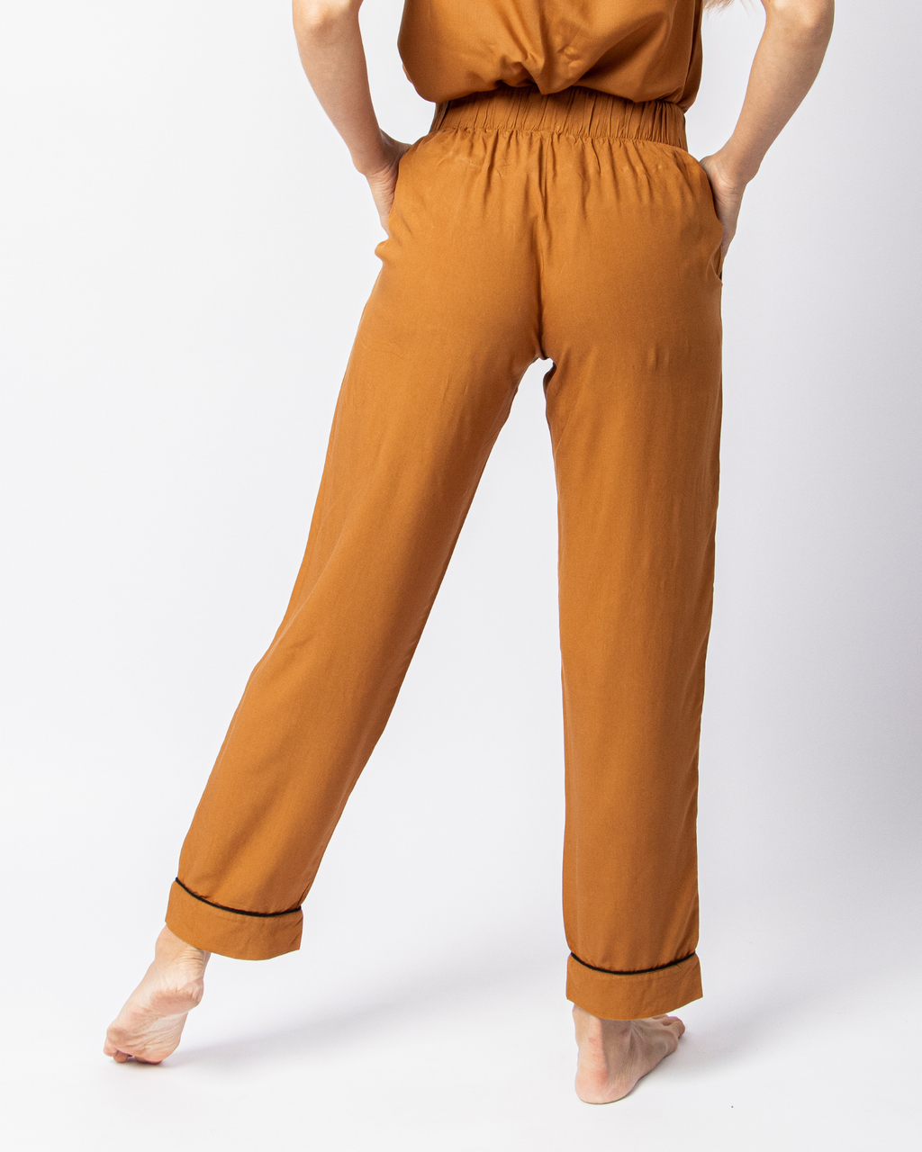 Dorthea Pants in Almond