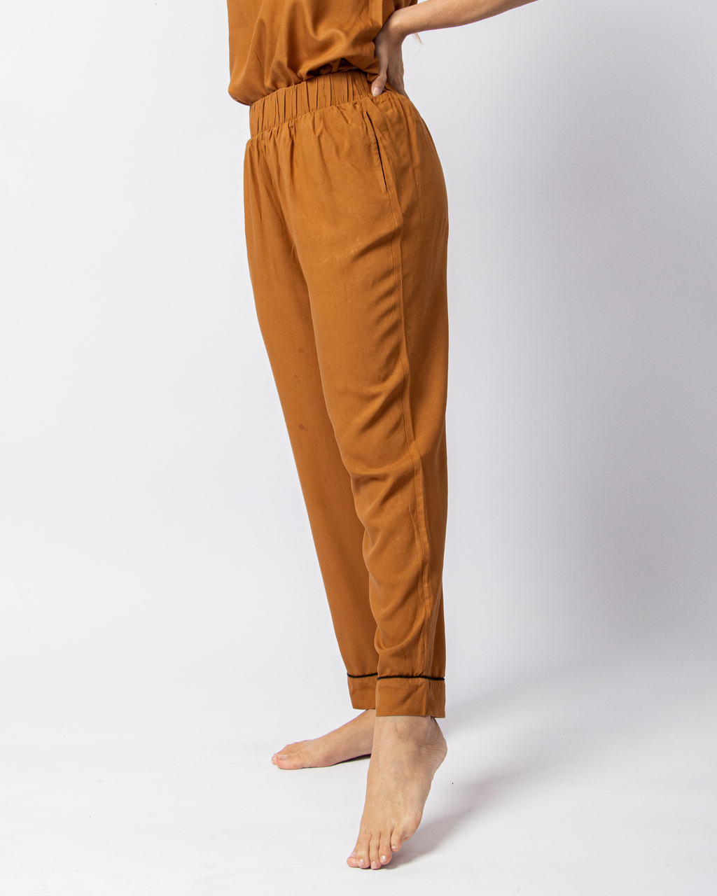 Dorthea Pants in Almond